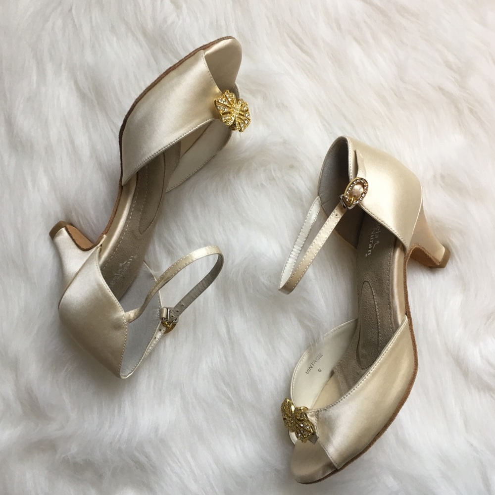 Nurse salsa ballroom dancing shoes cream Cuban